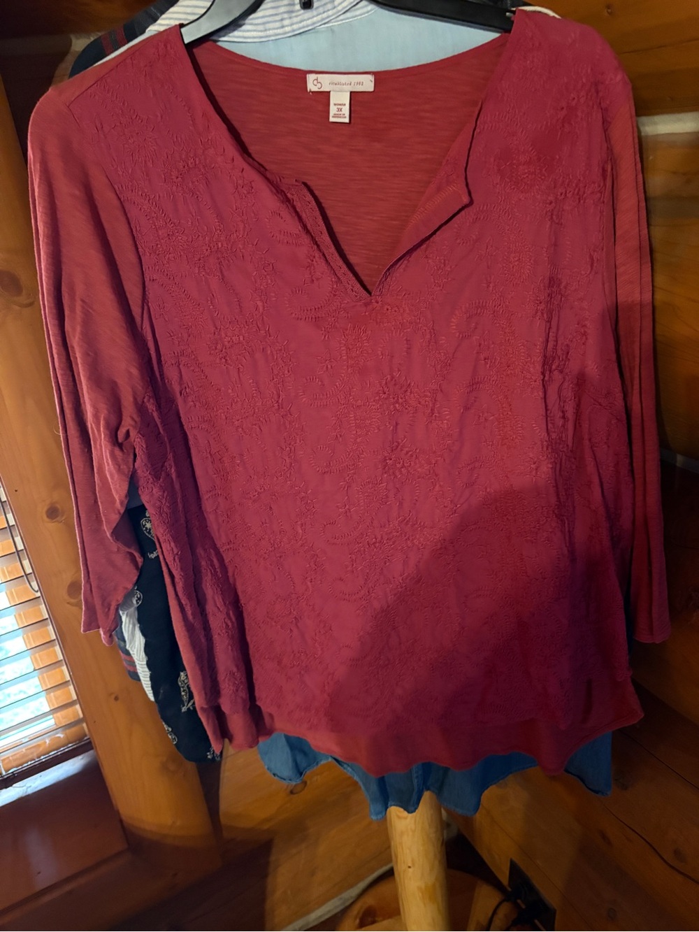 Woman’s popover top 3x